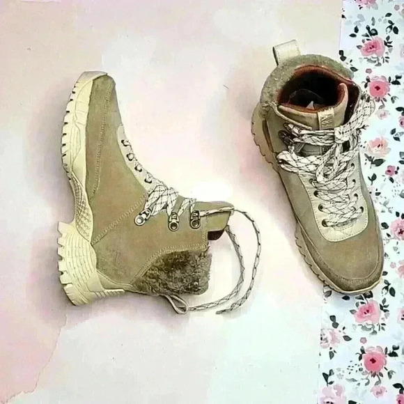 Frye Leather Brit Hiker Boots, Size 6 - Picture 6 of 8